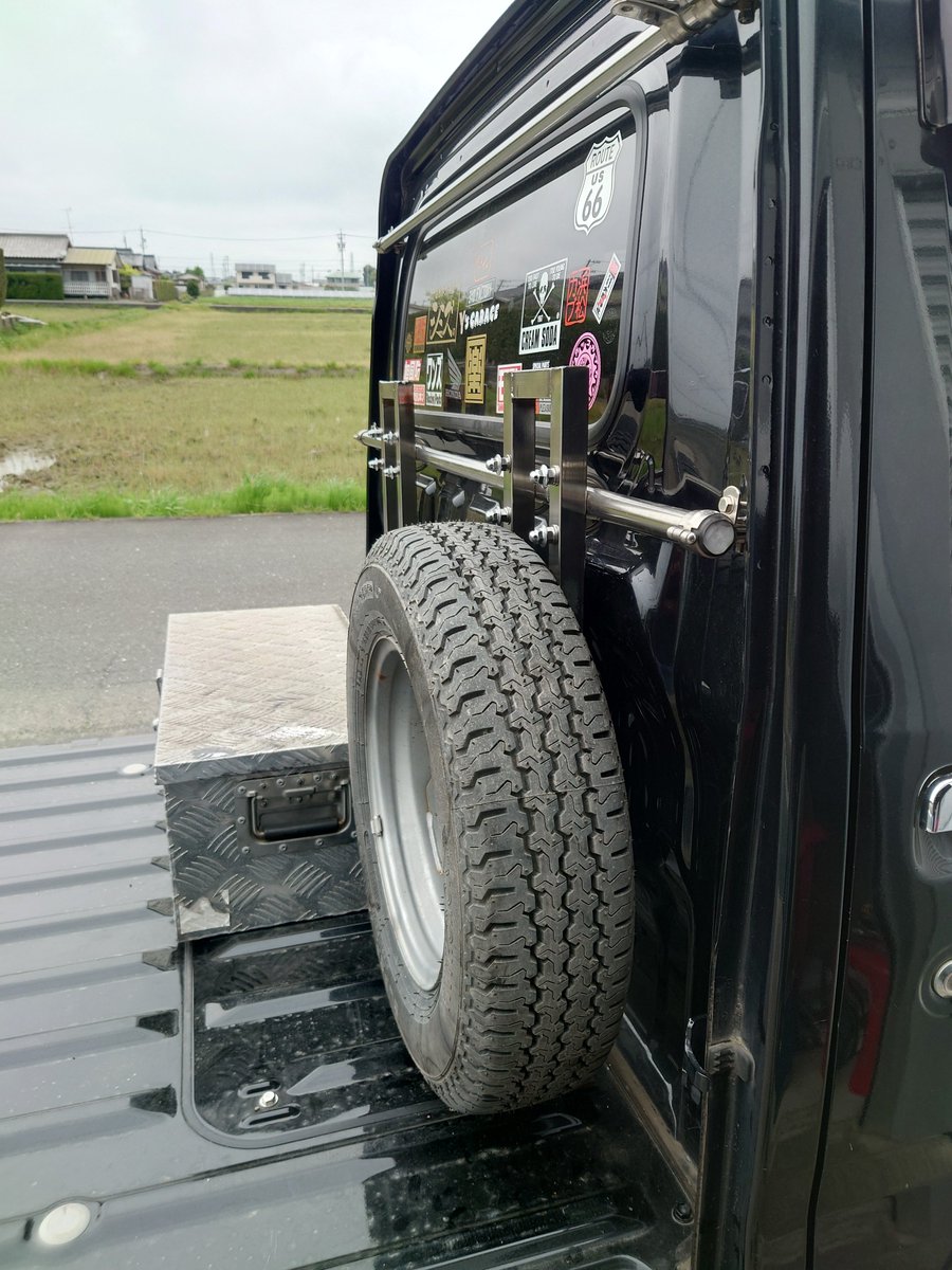 310Factory's tweet photo. 最近は、バイク休憩して、軽トラ♪
#310Factory
#ハイゼットトラック https://t.co/LfypjGMb9j