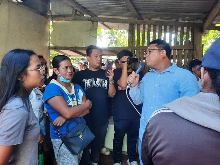 NEWS UPDATE: Vice Mayor Ted Carranza and his legal counsel visited Lupang Tartaria in Silang, Cavite and negotiated with the Jarton Security highlighting various legal violations and possible charges to be filed against them. #DefendLupangTartaria #TartariaNotForSale