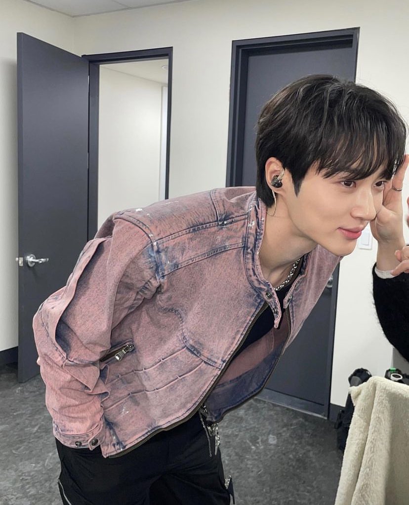 덕이 tweet media