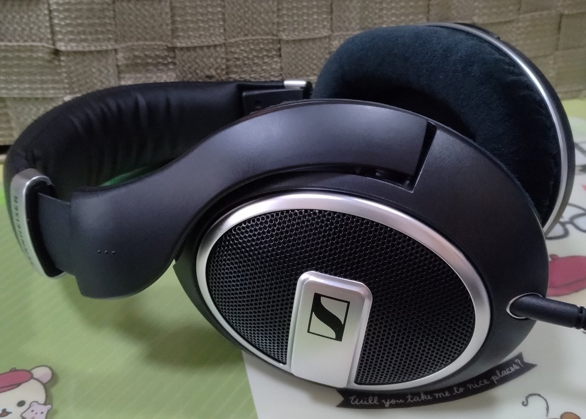 uragare_u's tweet image. もう届いた！
耳あてふっかふか❣️
開放型初めてなんだけどざっと聞いた感じ、音の位置がわかりやすい、ノイズ等はわかりにくい、当然音漏れする、軽い(重量)、音が耳に刺さらない、聞きやすい、自分のMIXの好きポイントと改善ポイントがわかりやすい、疲れにくそう、という感じ
これからよろしくね🥰