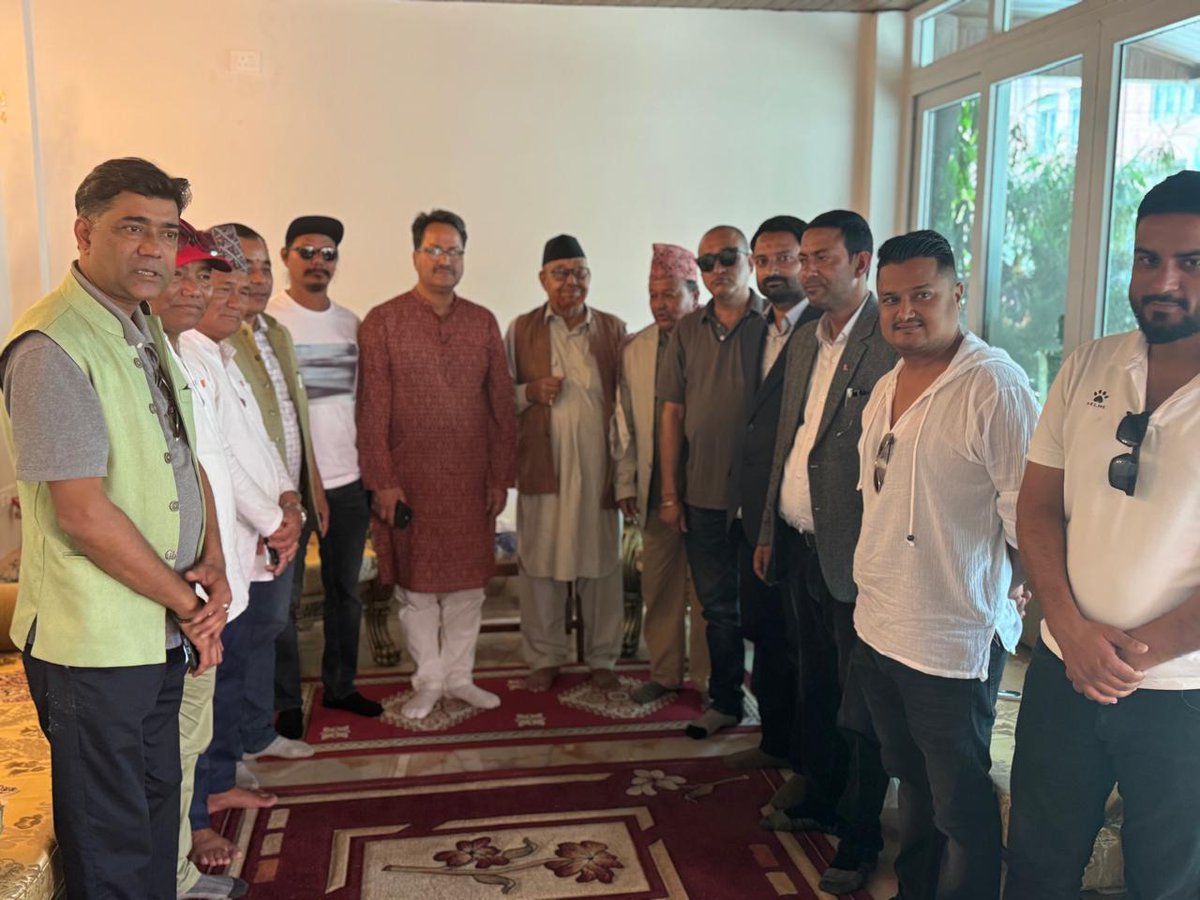 DPathakJhapa's tweet image. Namaste jhapa.🙏
Had a pleasant meeting with Harkalal giri senior social worker &amp;amp; former Anarmani vdc president at his Res.along with former foreign minister Hon.@NPSaudnc,@shahgovind7 @Krishna10395153 and dignitaries.#Aashish Giri