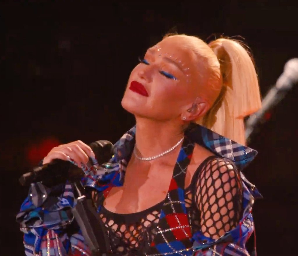 RocketShip726's tweet photo. OH SHE IS EVERYTHING AND MORE #NODOUBT https://t.co/PEk2oiIUoa