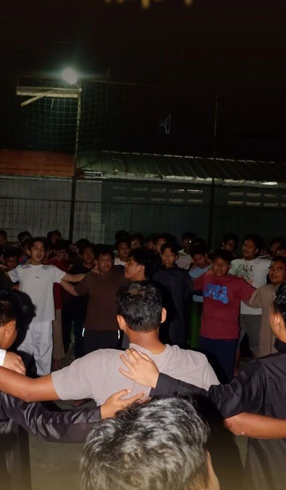 new gaddafi tweet media