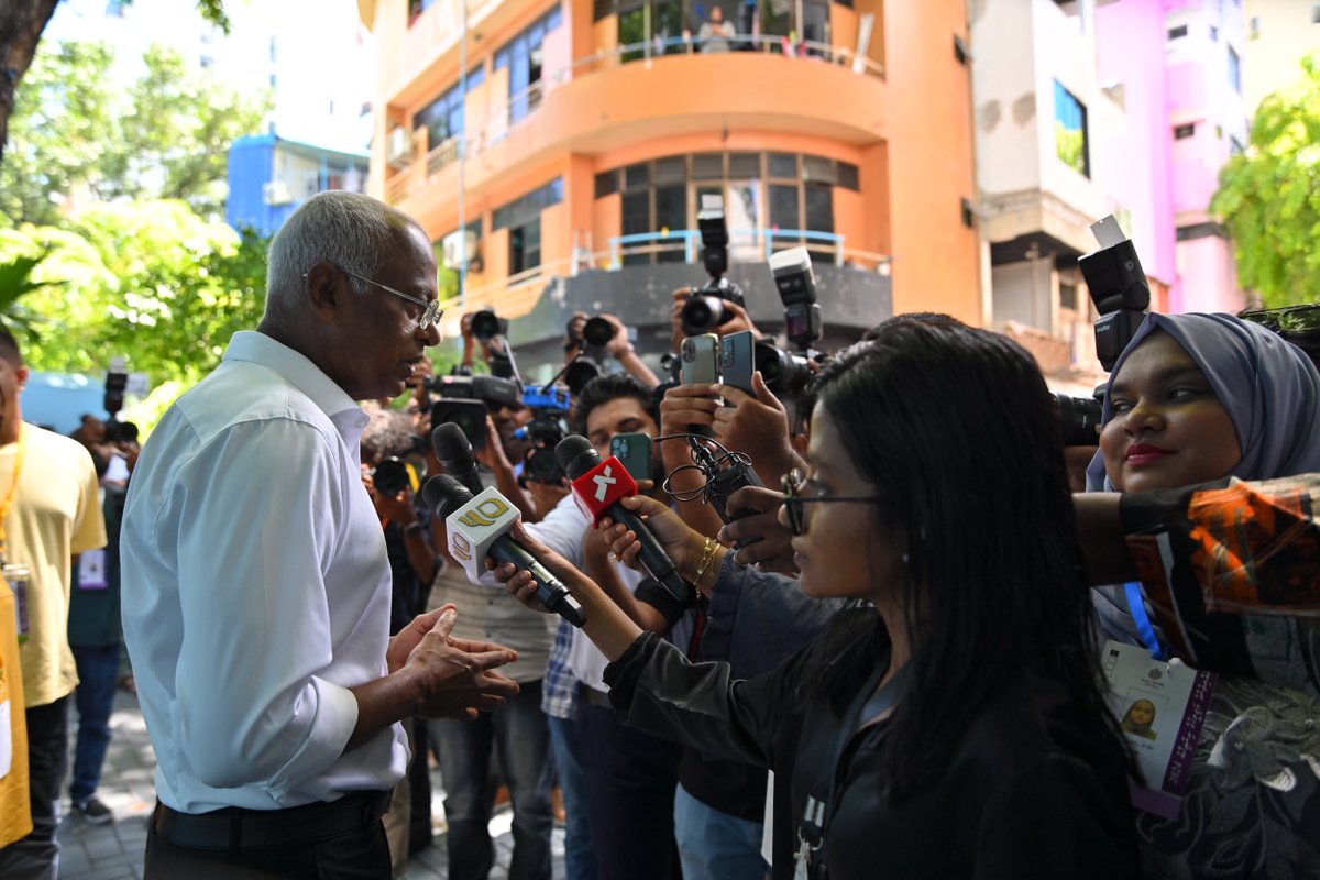 ރައީސް @ibusolih ރައްޔިތުން މަޖިލީހުގެ އިންތިޚާބު 2024 ގައި ވޯޓު ލައްވައިފި.