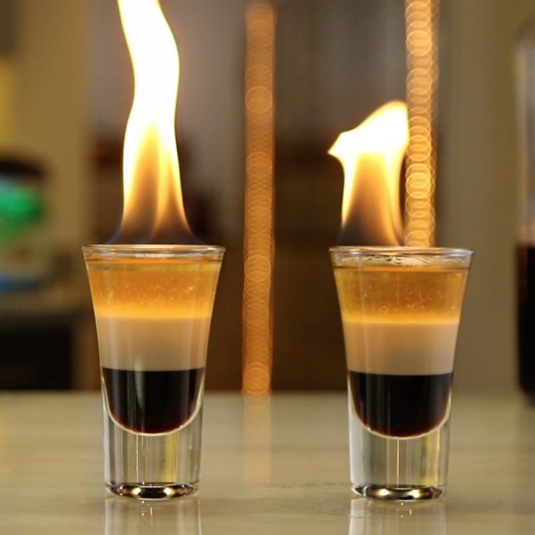BANDIDOS100's tweet photo. #Sunday #Shots #Mexicanfood #happyhour #kahlua #icecream #martini #mojarra #special https://t.co/TRJ21fu12t