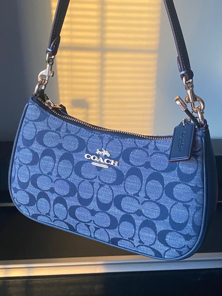 Coach 👜✨        

@Coach #coachbags #handbag #aesthetic #deni #SummerVibes #Coachella2024