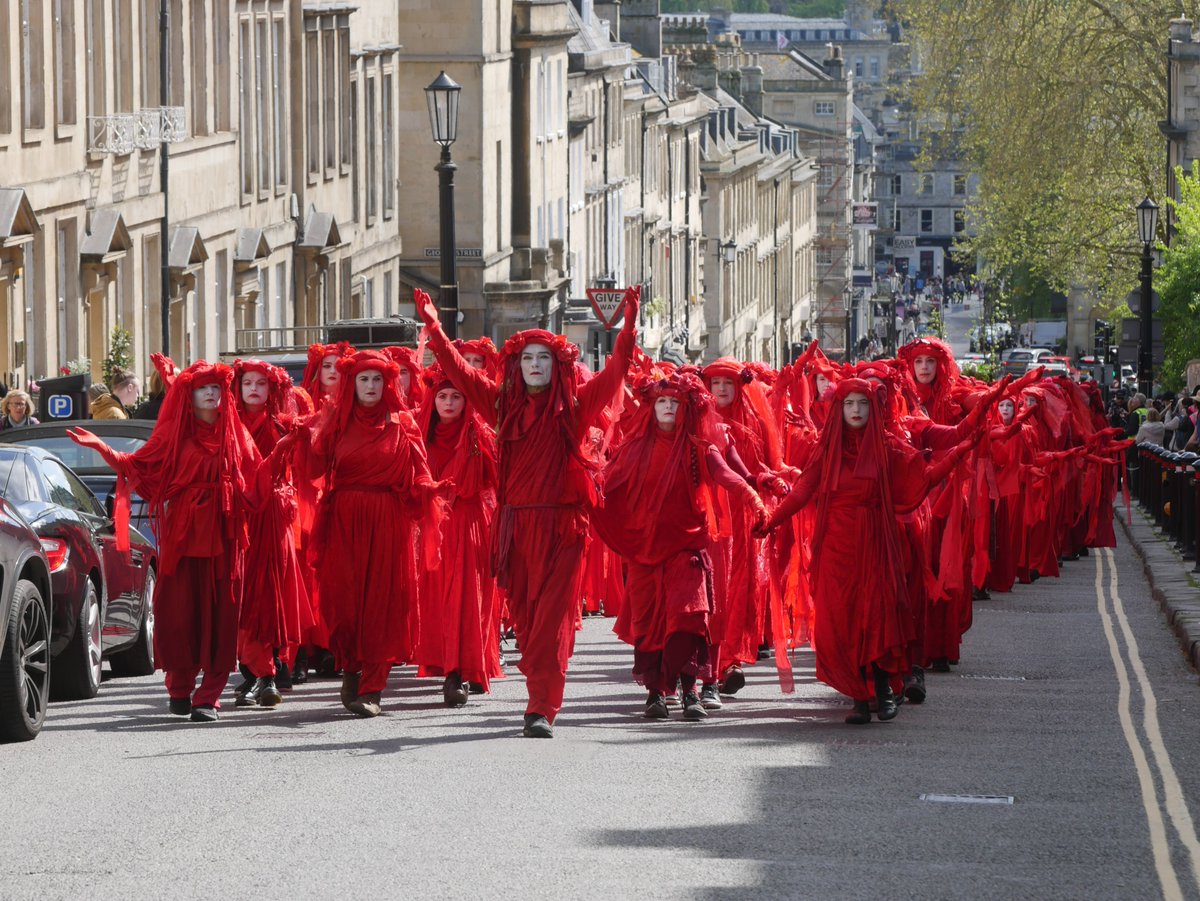 A nice quiet Sunday morning walk for me. I was thinking about yesterday's brilliant, eerie #FuneralForNature in Bath. It has made me pause for thought - 43% UK bird species in decline, 60% decline in UK's flying insects in 20 years, etc. I will try and think what more I can do.