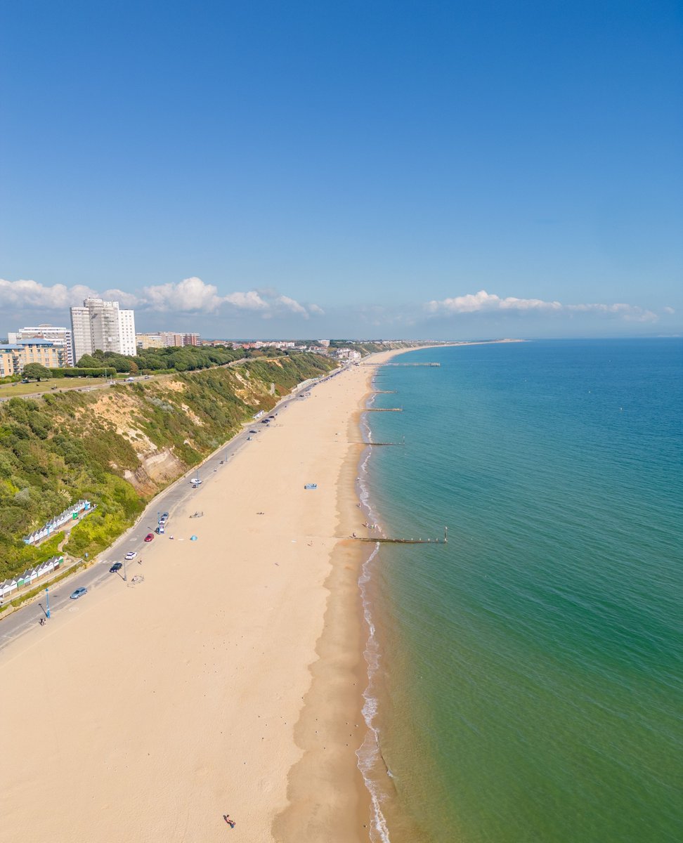 Sunday Funday down in Bournemouth... a gorgeous day to discover some of our seven miles of golden sands... bournemouth.co.uk 📸: @soulmotionmedia