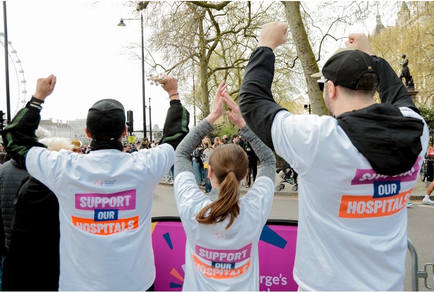 Happy #LondonMarathon Day 🏃🏃‍♂️ Good luck to everyone taking part today including a team of kind-hearted runners who will be raising funds for our hospital charity @GivingtoGeorges ❤️ To find out more about the charity or make a donation visit stgeorgeshospitalcharity.org.uk