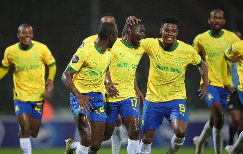 [LISTEN] Sundowns live to fight another day after 1-nil defeat to Tunisian giants Esperance 

🔗omny.fm/shows/the-week…

#SABCNews #TheWeekendView