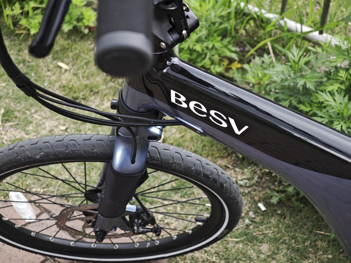 kenohkuma's tweet photo. Besv PSF1 という電動アシスト自転車に試乗してきた。

シリーズがGood Design賞を取っている車種で、かなり尖ったデザインでかっこいい。

気になって色々調べてみたら、BENQの子会社なんですね。 https://t.co/jJIg8tCUcL