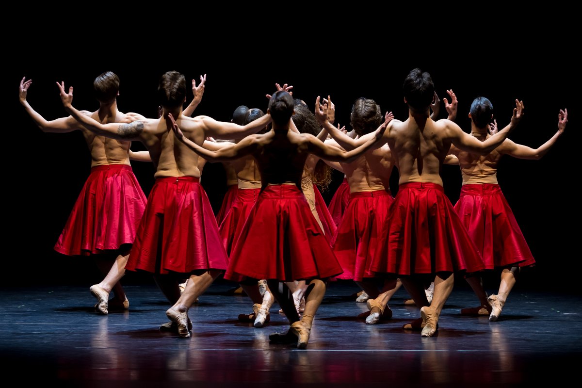 My work doesn't get performed much in Europe, so it is a double celebration to have REQUIEM FOR A ROSE in its 15 year existence on stage at the Badische Staatsballet Karlsruhe from end of April until July. 🌹 ©Yan Revazov