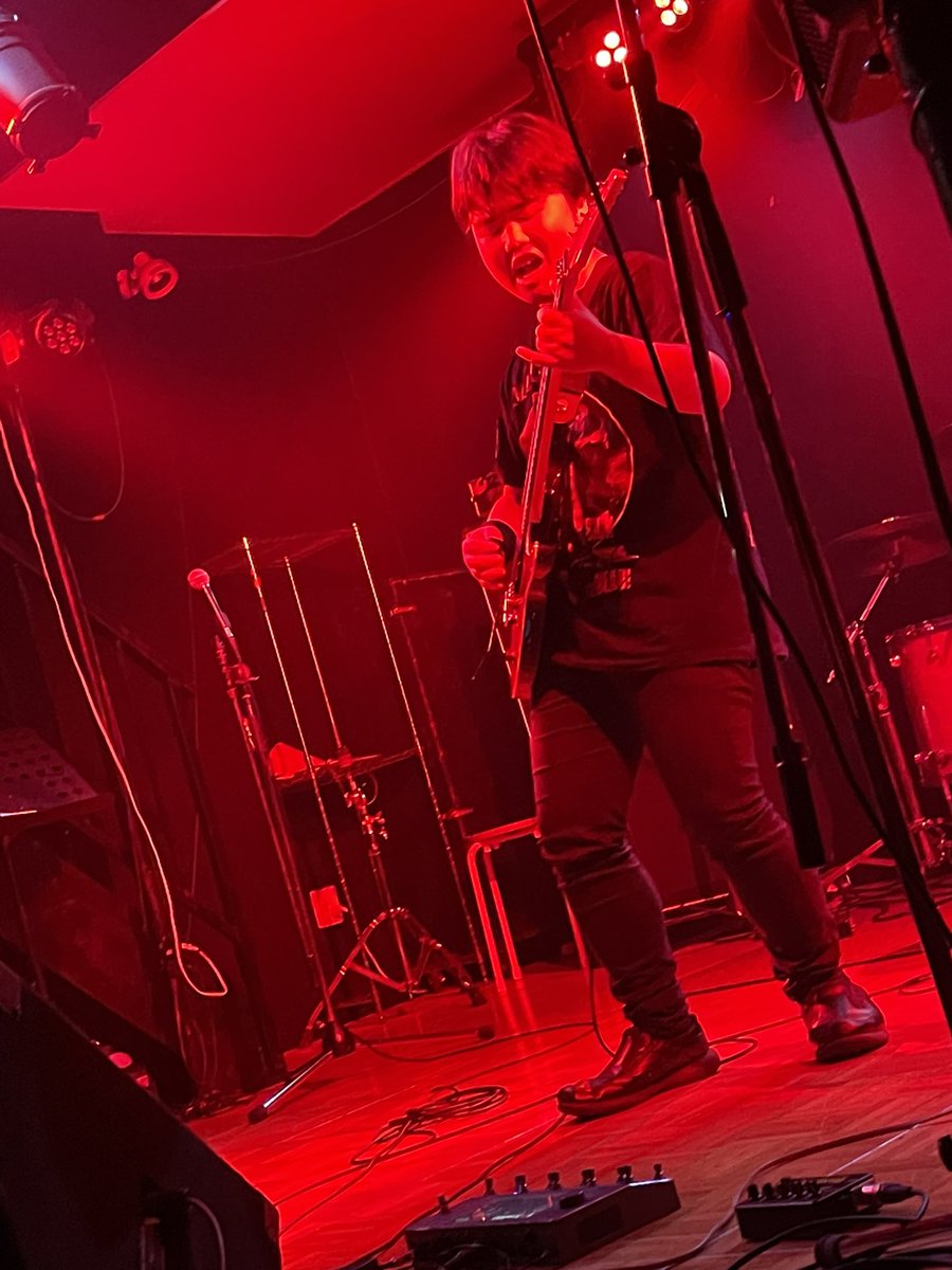 INBrecord's tweet image. 3番目の佐藤さんはアングラのnova era🎸
HR/HM好きには堪らないナンバーです！早弾きもソロも努力の跡が光るギタープレイです🥹✨️
