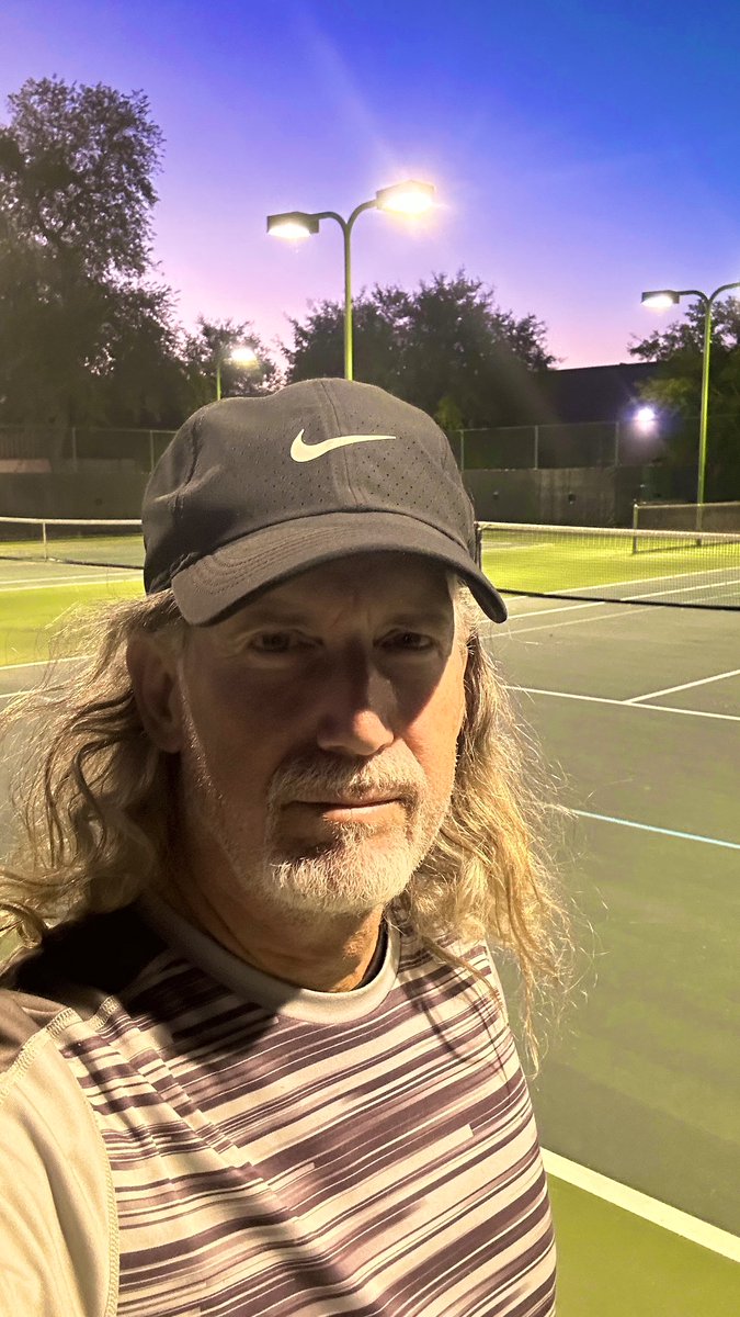 KJtheTennisPro's tweet photo. Great evening at the courts ... the weather in Scottsdale is warming up as we hit 90 degrees but it's still perfect tennis weather. Did you get out and play today? 🎾 #Scottsdale #ScottsdaleTennis #TennisProLife #KJtheTennisPro #LoveTennis ❤️ https://t.co/1cRQcKhECj