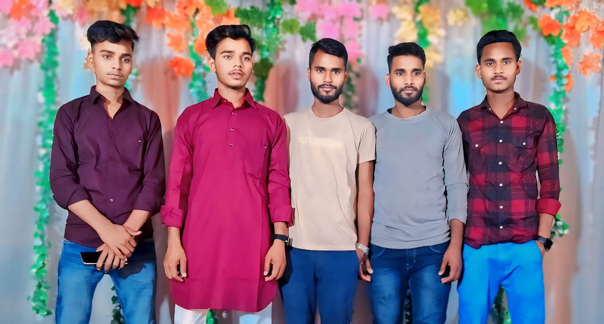 Shubham__ranjan's tweet photo. परिंदो से भी ऊंची हमारी उड़ान होगी 
एक बार नहीं कहीं बार होगी 🫶
चल रहा होगा जमाने में जब हराने का दौर देखना जीत हमारी उसी दौरान होगी ❣️ जय भीम https://t.co/rxETtFgOUc