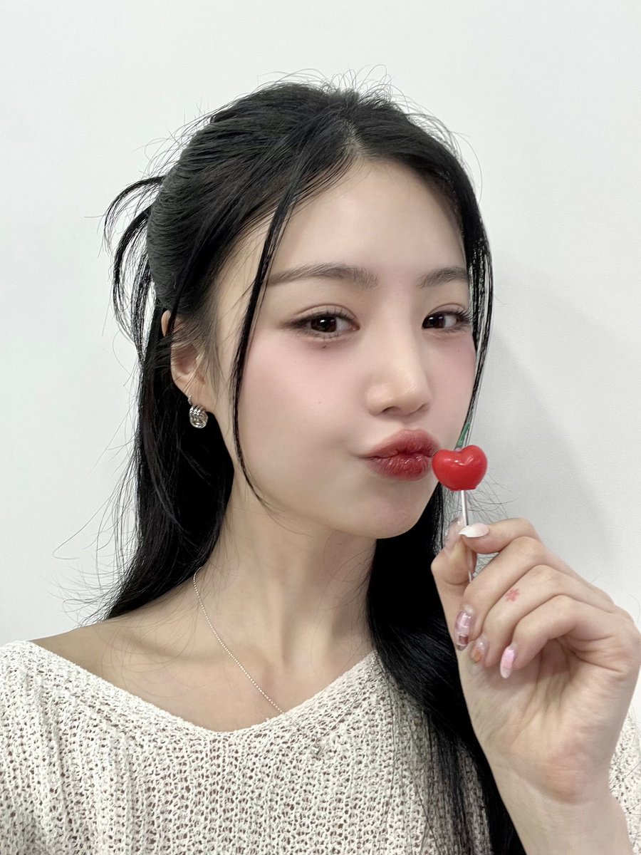 BRD_SOOJIN's tweet photo. 수진 (SOOJIN) Official Fanclub  
서탱 (SEOTANG) 1st Recruitment 
추가모집 마감 D-DAY

🍒 Membership KIT
~2024.04.21 (Sun) 11:59PM (KST)
🔗 https://t.co/FBj7PWNmAP

#수진 #SOOJIN 
#서탱 #SEOTANG https://t.co/g8yiUFCGly