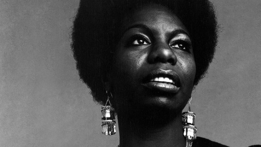 „Ich werde euch sagen, was Freiheit für mich ist – keine Angst zu haben... ich meine wirklich, keine Angst zu haben.“

Nina Simone,
gestorben am 21. April 2003 in Carry-le-Rouet.