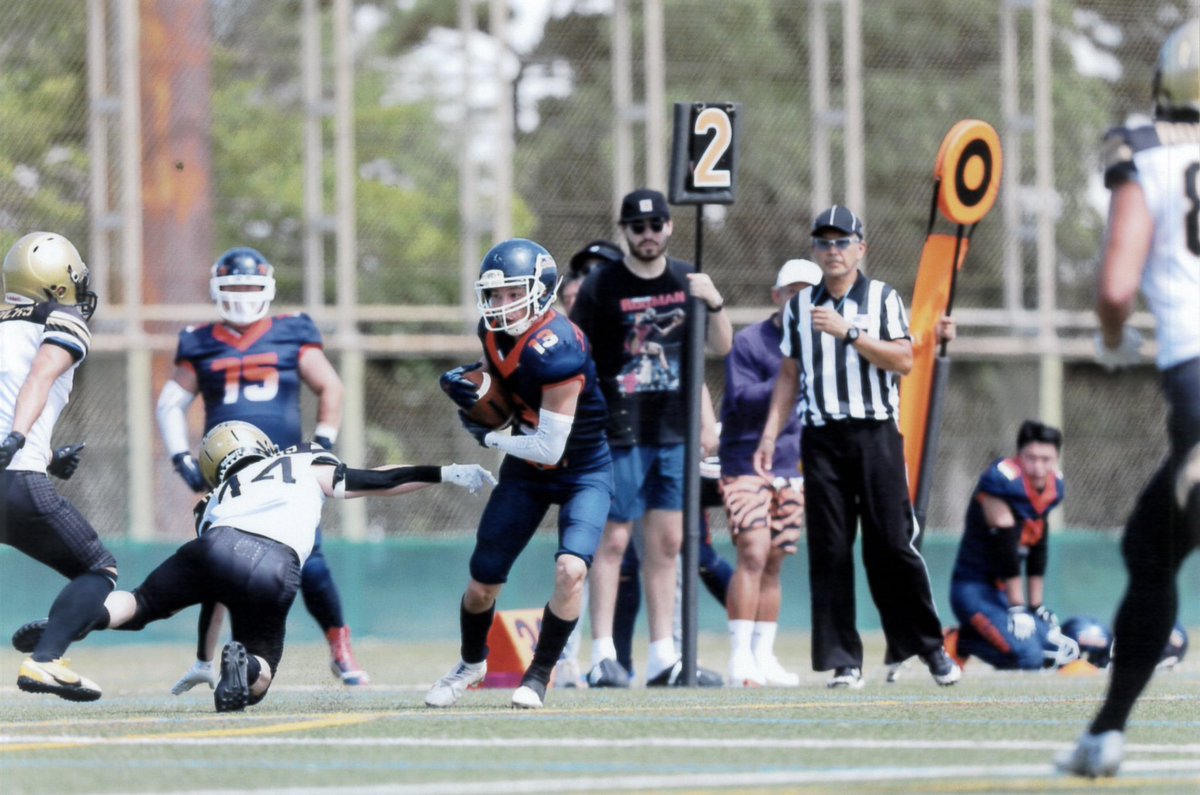 UFL54816582's tweet photo. 10:30
#バトルホークス ✖️#ローバックス
#BATTLEHAWKS #ROEBUCKS #SMF https://t.co/RhrVTuxh2R