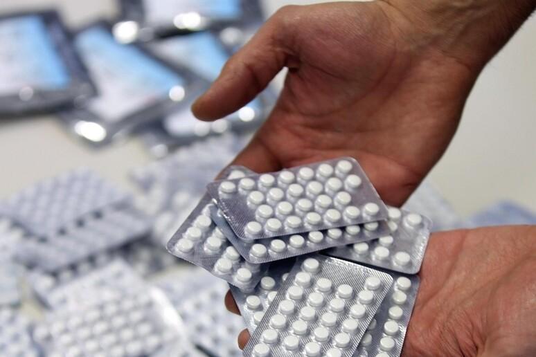 sole24ore's tweet photo. 🔸 #Antibiotico resistenza: alcune buone notizie e altre decisamente cattive Su #InfoData il documento pubblicato dal Centro europeo per la prevenzione e il controllo delle #malattie dell’#UnioneEuropea. https://t.co/9KcGa9SGlR https://t.co/7zWuoHympm