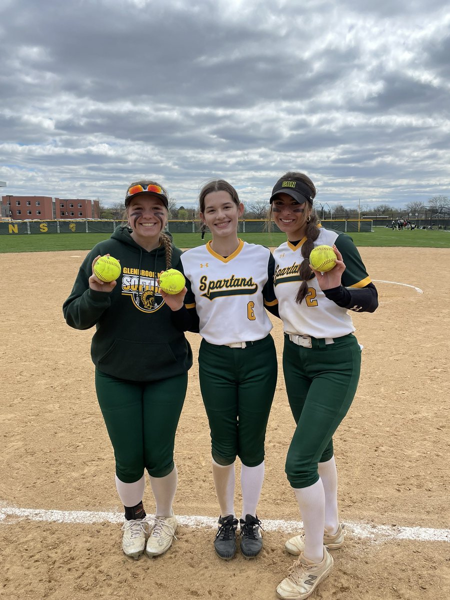 The 💣 squad of the day! Sami Taylor, Megan Dunbar, and Molly McAnally helped us achieve one of our team goals today, each hitting a home run during the win against Amundsen!