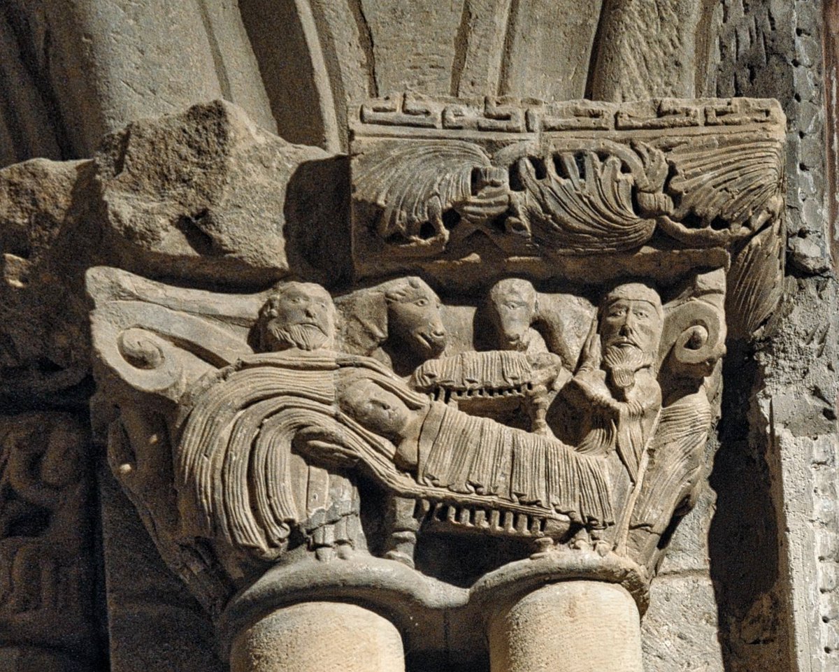 Solución San Martín de Uncastillo: se mantiene intacta la enorme dignidad de un magnífico retablo y, sólo con adelantarlo un par de metros, queda también a la vista esa soberbia cabecera románica con apostolado y capiteles figurados
#BuenosDias #FelizDomingo