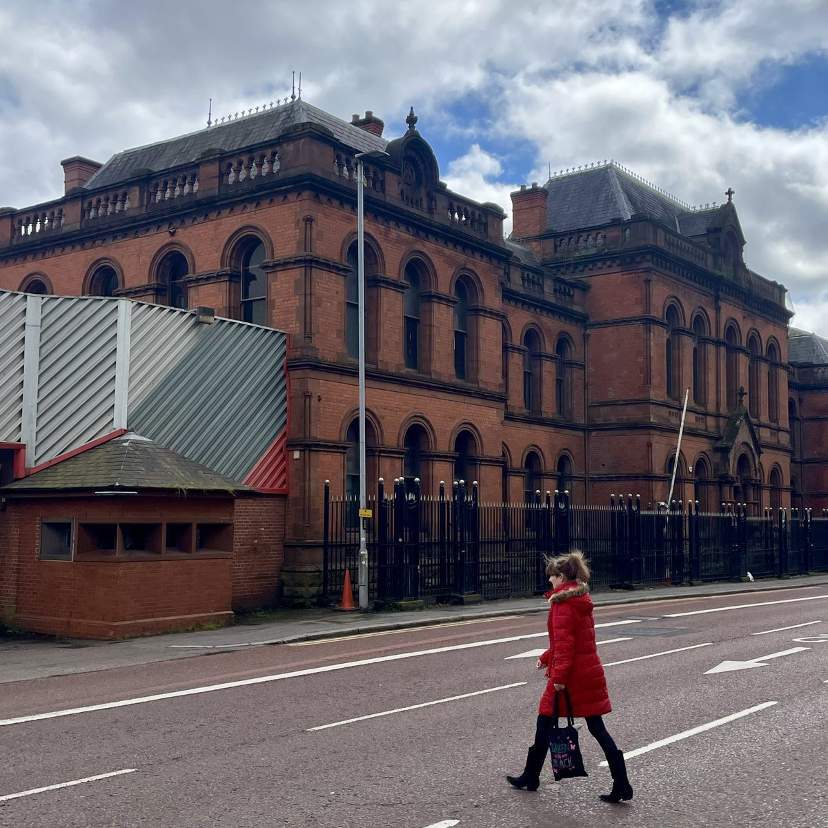 Another empty heritage building in the city centre. The last remaining Sangar too. Sangar is one of the few words from the British Empire in India to enter the English language orig from the Persian word for stone. Cumberbund is another.