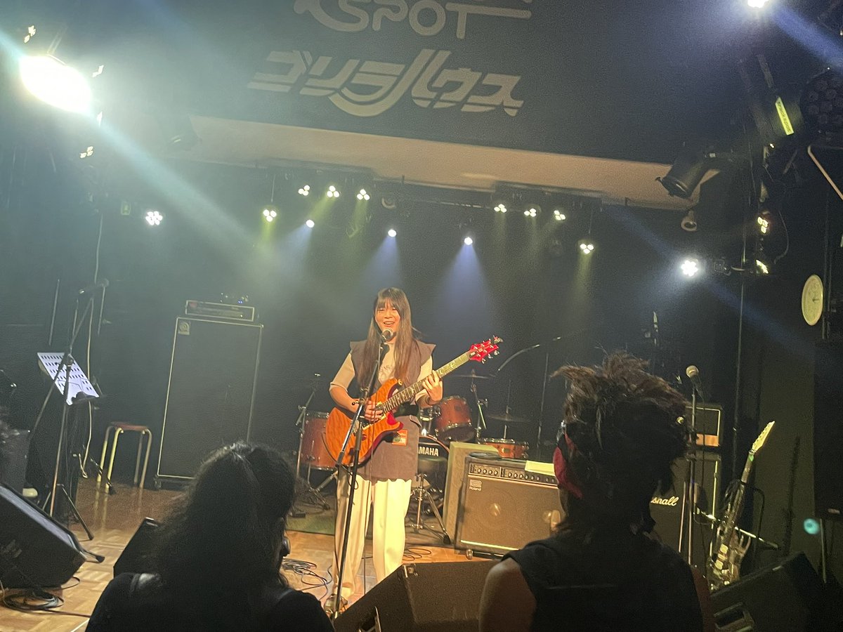 INBrecord's tweet image. 4番目の亜美ちゃん！今回はエレキを弾きながらのI do itとソロボーカルでまっしろを歌唱しました🎤✨️高音の伸びが以前よりとても良くなってますね🥰