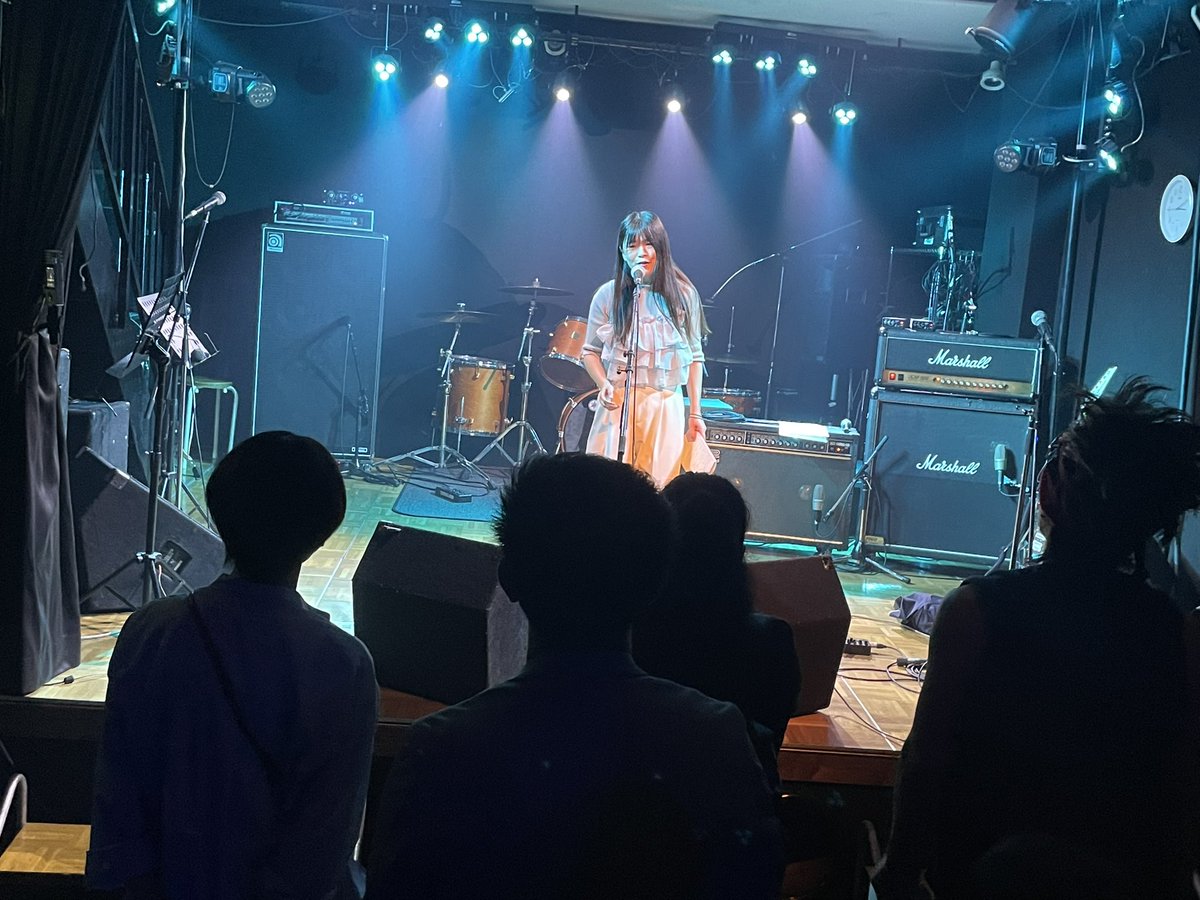 INBrecord's tweet image. 4番目の亜美ちゃん！今回はエレキを弾きながらのI do itとソロボーカルでまっしろを歌唱しました🎤✨️高音の伸びが以前よりとても良くなってますね🥰