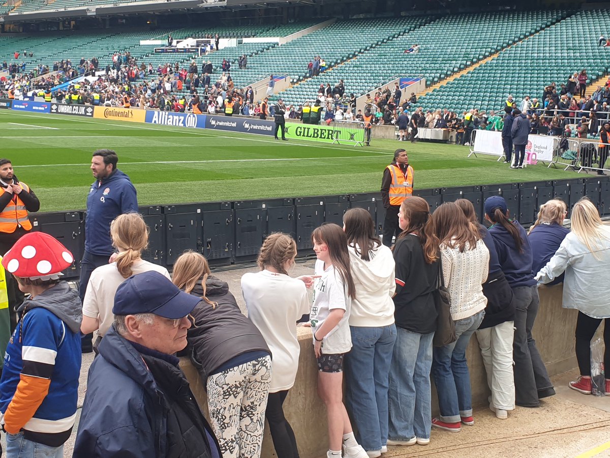 Rebecca Curley tweet media