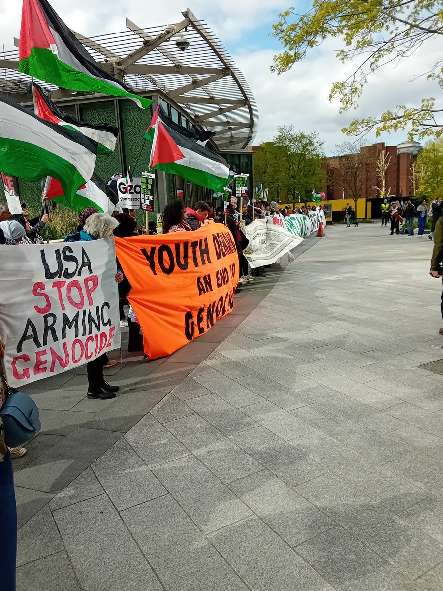 #SocialistSunday 
Outside the US Embassy Saturday