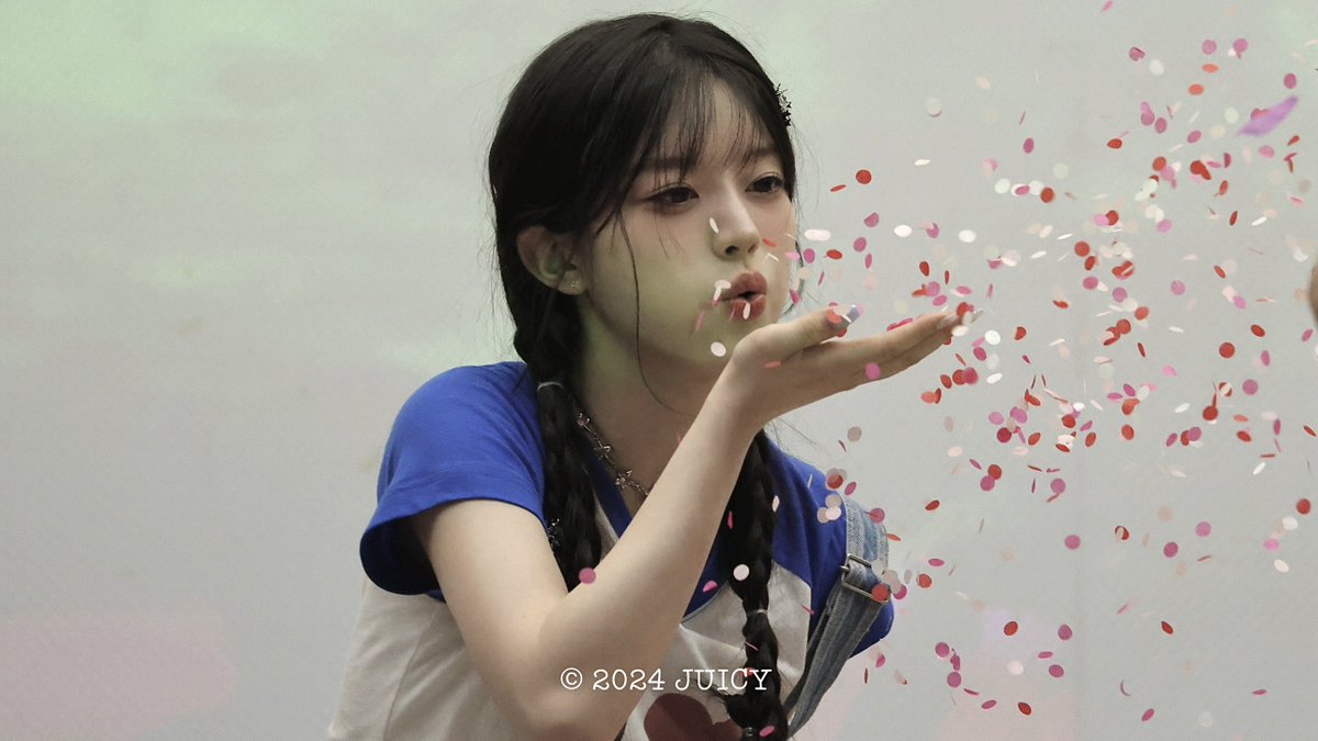 kpoplovers44's tweet photo. 240421 인가 미팬 민주

🌸🎉You say, 후 I may fly🎉🌸

#아일릿 #ILLIT  #MINJU #민주 #미니팬미팅 #인기가요 https://t.co/kg8JOZNDfh