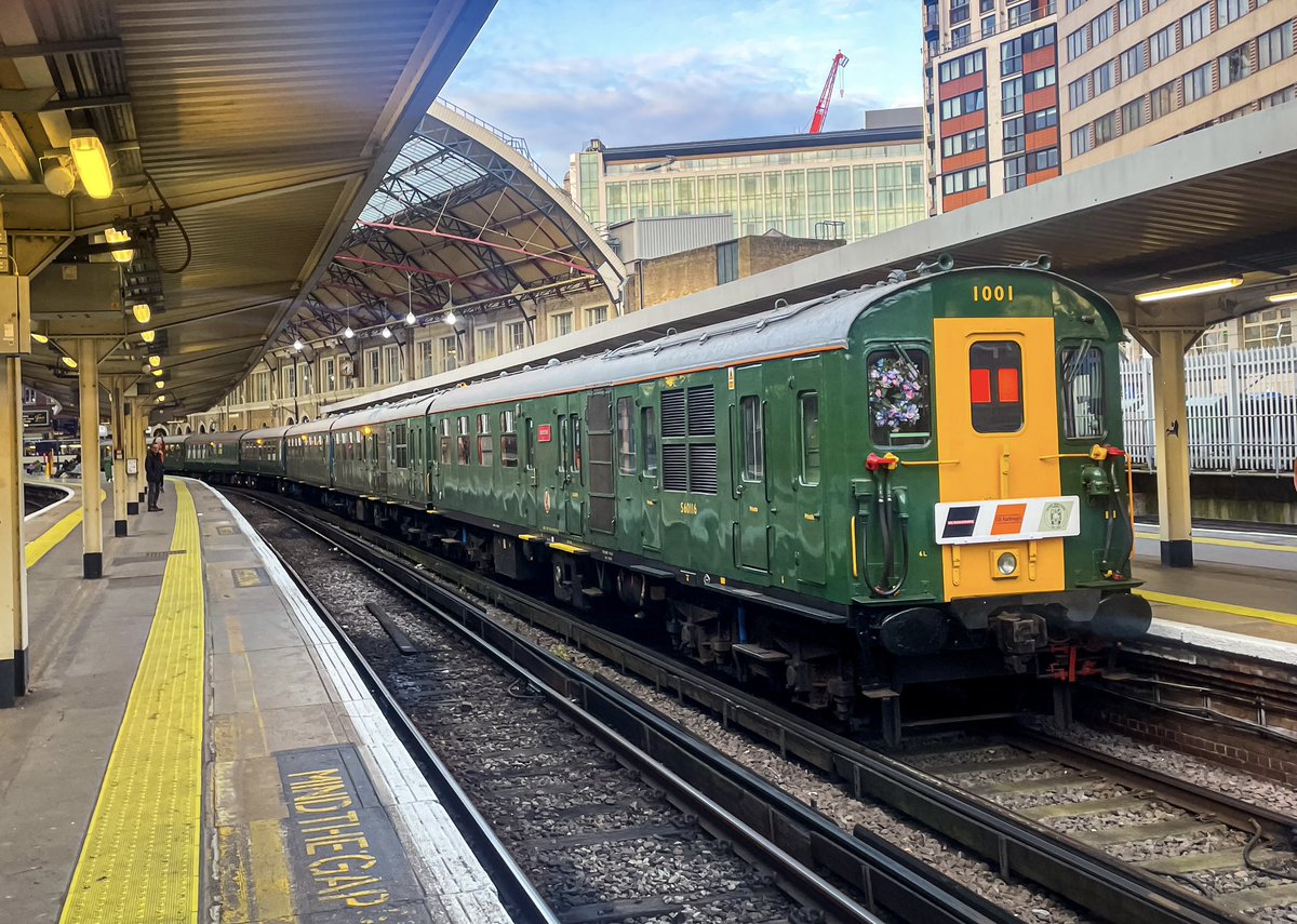 The <a href="/HastingsDiesels/">Hastings Diesels Ltd</a> Class 201001 “Thumper”  is seen on platform 2 at London Victoria waiting time on the “Neasden Nonsense” Railtour, On Saturday 20th of April 2024, working 1Z24 1950 London Victoria to Tonbridge.

Departure video on next tweet - 1/2 🧵

flic.kr/p/2pLsv8P