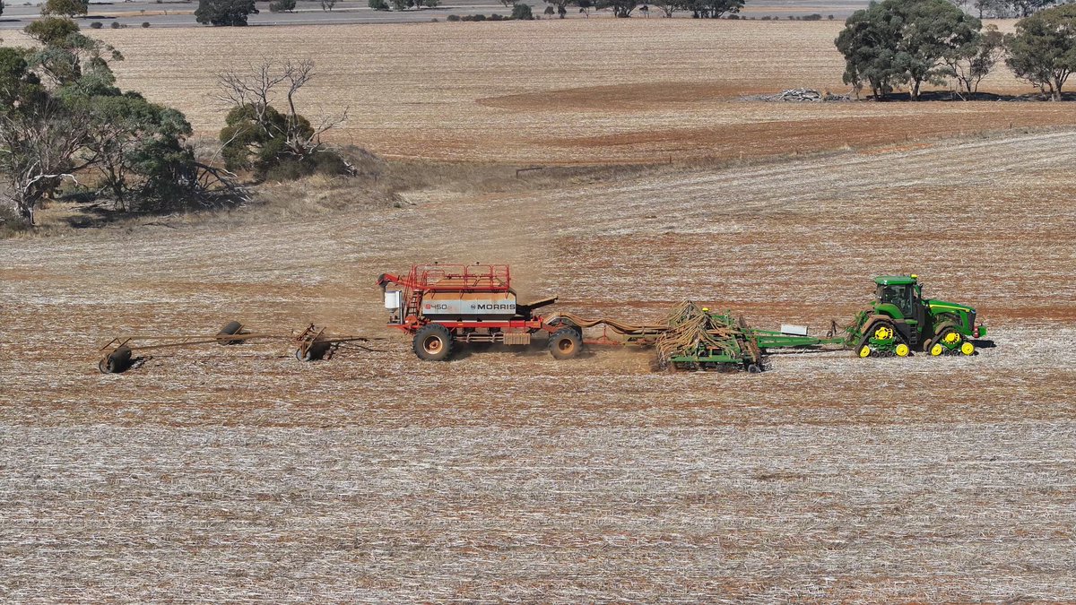 Made a start on some hay this week 
📸 Gian P