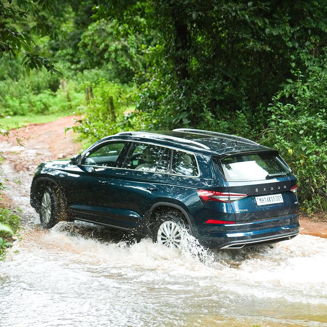 Doesn’t mind getting dirty to lead you on unforgettable journeys.

#SkodaKodiaq #SkodaIndia