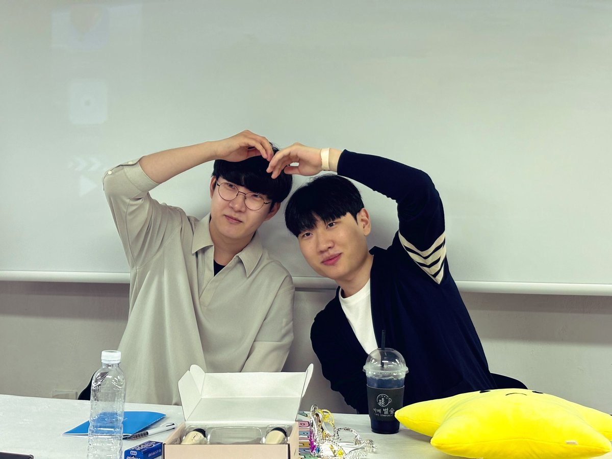 박현수생일카페 tweet media
