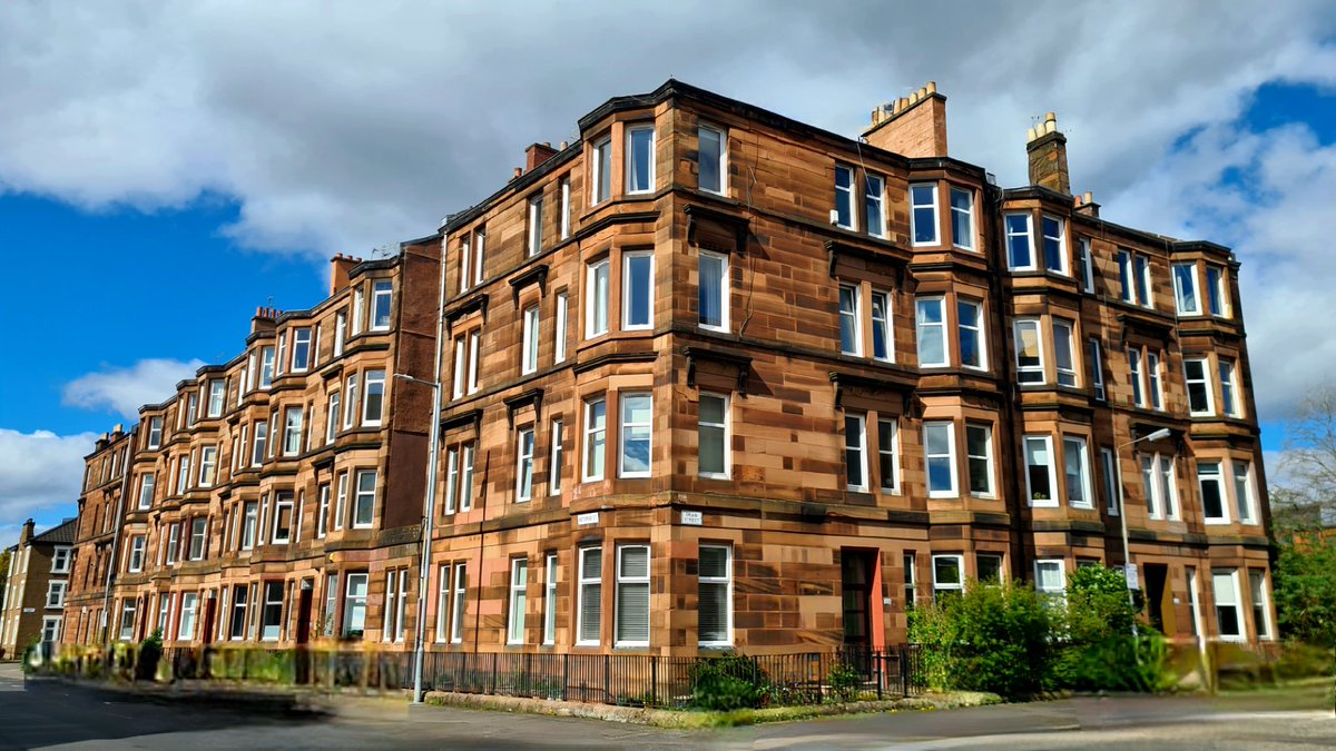 Hotspur Street tenement in the north of Glasgow.

#glasgow #architecture #glasgowbuildings #tenement #glasgowtenement #buildingphotography #architecturephotography