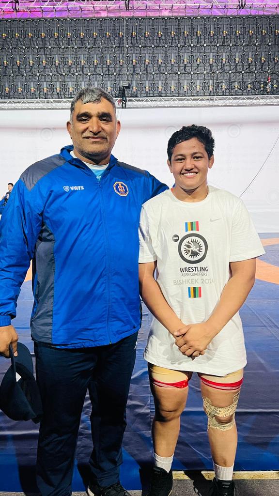 Heartiest Congratulations to #IndianNavy wrestler, Reetika Hooda CPO for #Paris2024 qualification. She beat South Korea 10-0, Mongolia 11-0, China 8-6 & Chinese Taipei 7-0 at the #AsianOlympicQualifiers in Kyrgyzstan’s Bishkek. #MissionOlympics #Cheer4India @YASMinistry…