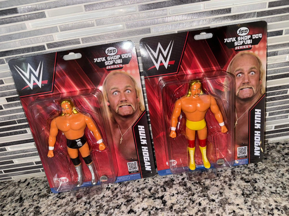 If you’ve never had the chance to get yourself @HulkHogan’s original Popy figure but wanted one, have you looked into @junkshopdog’s take on that style?

Here, @TheMattCardona does a side-by-side comparison!

How do you think they did on the recreation?

#ScratchThatFigureItch