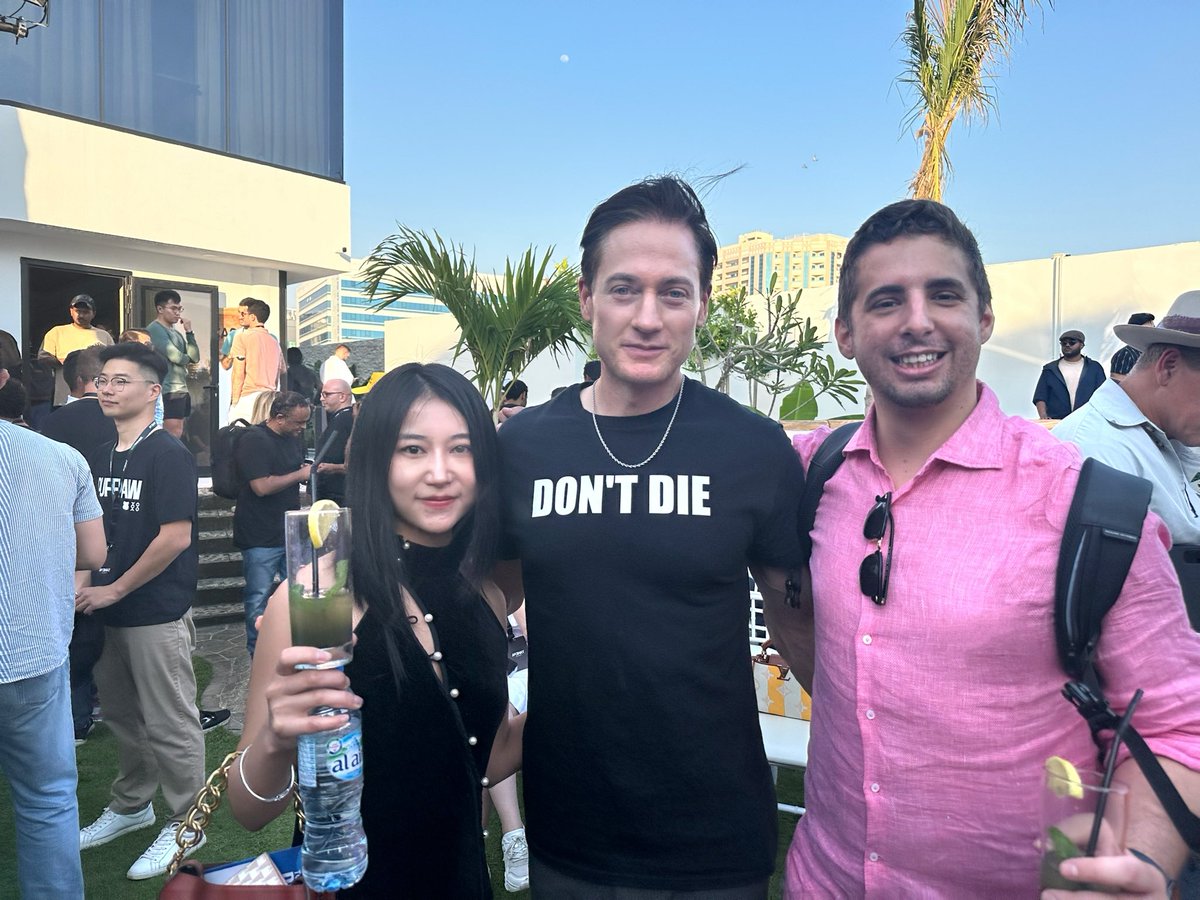 Twyla.ight tweet media