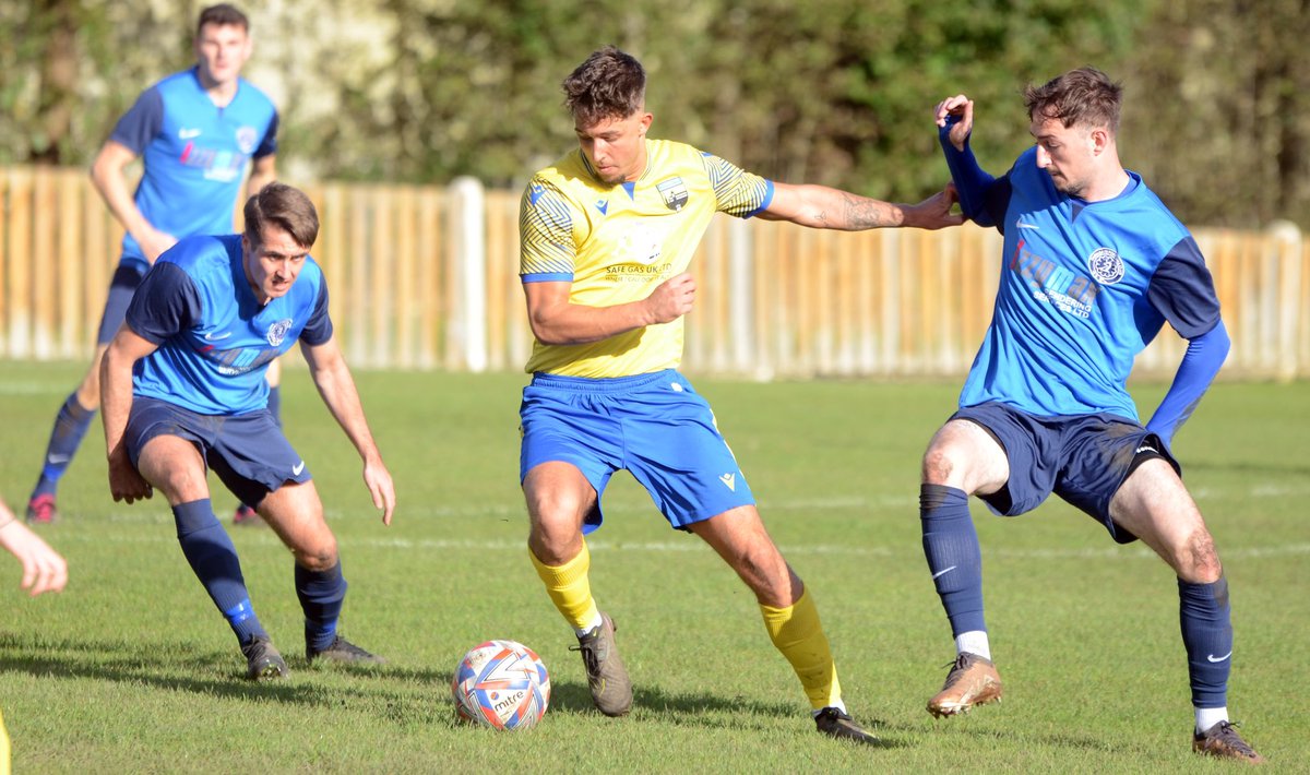 Gutted it’s come to a end but what a season it has been havin a kick about with all my mates for the best club in non league @AthertonLRFC, also a big thank you to the fans who have been unreal from start to finish and finally @David_Jones_1 for putting up with me 🤝🏽💛💙