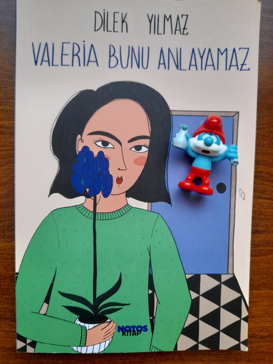 Kırk yıllık arkadaşım sevgili Dilek Yılmaz, 2024'ün en iyi öykü kitaplarından biriyle karşımızda. Gayet olgun bir ilk kitap olan Valeria Bunu Anlayamaz, genel olarak ilişkiler ekseninde ilerliyor: Kadın ve erkek, ebeveyn ve çocuk, arkadaşlar arasındaki ilişki. #notos #dilekyılmaz