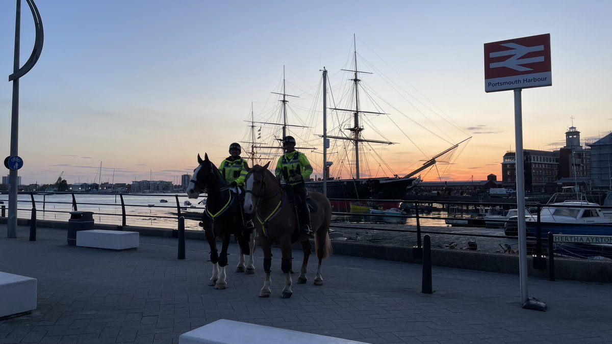 Whilst some of our horses got to enjoy time out in the field yesterday, PHs Odin & Luna headed south to help @PompeyPolice oversee any celebrations by @Pompey supporters after their clubs success 🥳 Quick quiz question for you, can you name the ⛵️ in the background? 😬