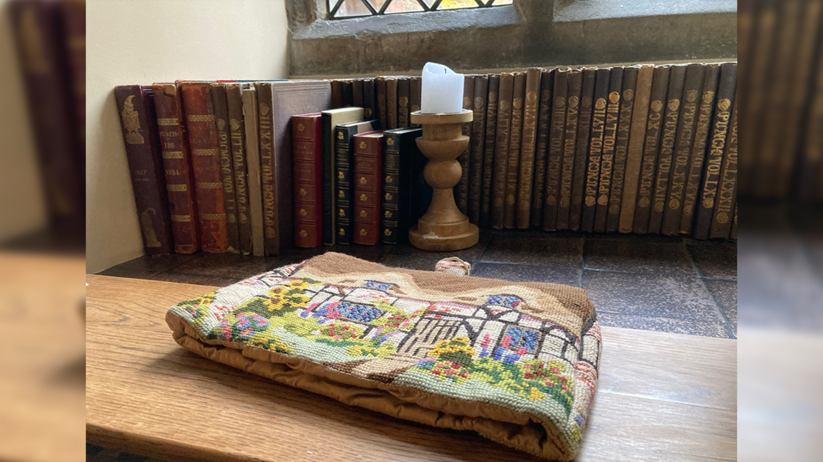 It's @Nationalteaday and we love a good cup of tea at the Charterhouse. ☕︎ The residents can drop in to have afternoon tea and a chat in the Old Library on any day. One resident even has his own tea cosy which we really love to see! 🫖 #nationalteaday #TeaLovers #TeaCosy