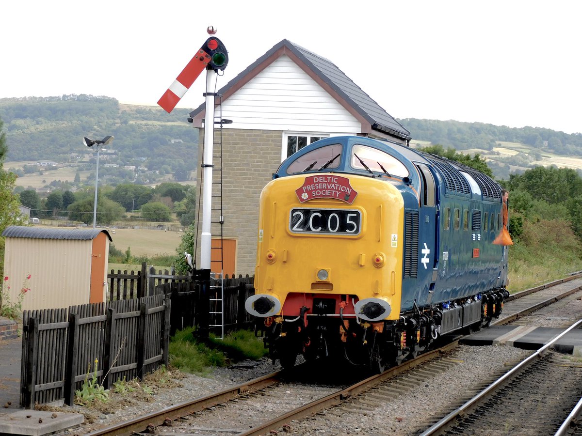 kingy69beard's tweet image. For #SignalBoxSunday #SemaphoreSunday and turning 55 today, here is 55009 Alycidon at Cheltenham Racecourse station on the @GWSR. I’m hoping to visit again in July for their Diesel Gala @GWSRDiesels