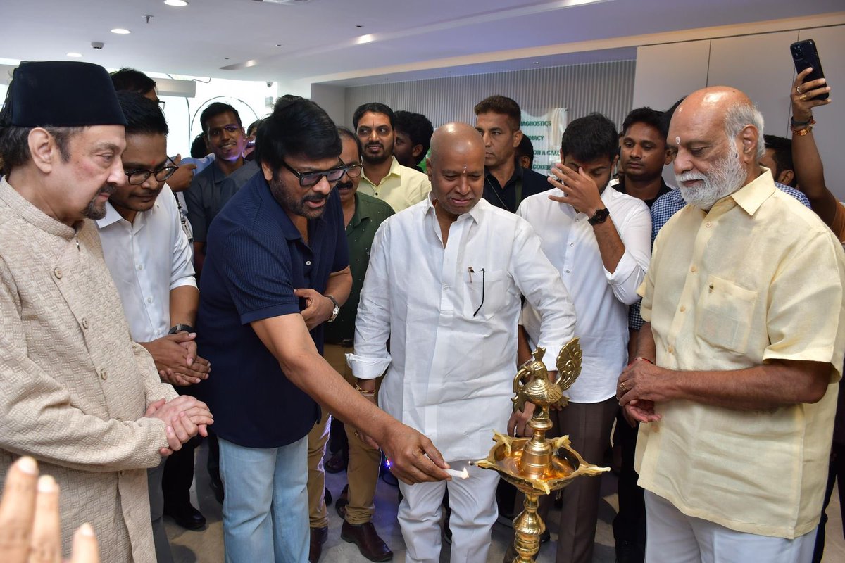 Boss Mega Star @KChiruTweets Annaya Inaugurates Yoda Diagnostics New Branch in Madhapur ❤️❤️

#MegastarChiranjeevi