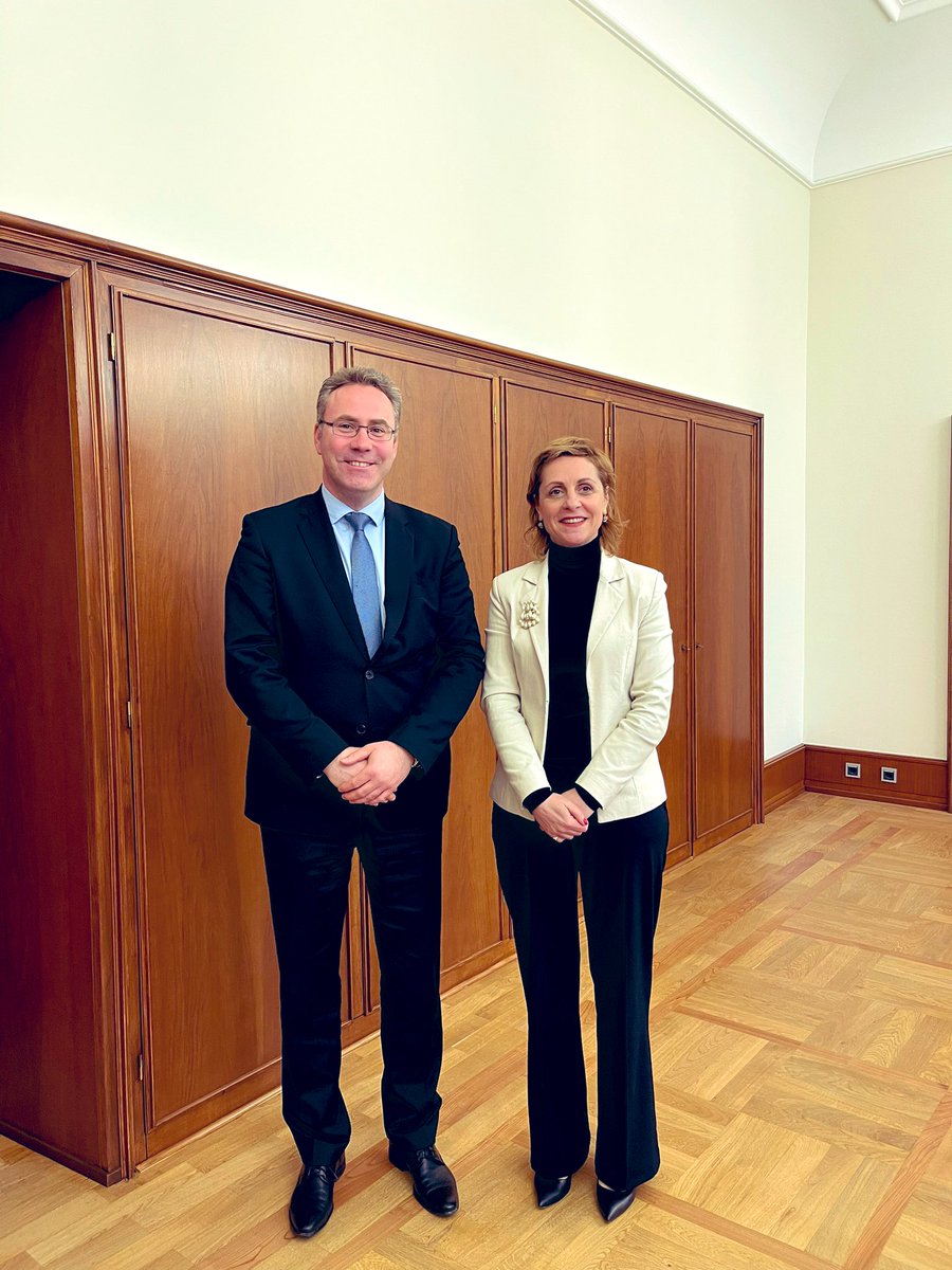 Productive talk w/ Secretary of State for European Affairs of the City of #Berlin, Florian Hauer on close cooperation a.o., #startup & #innovation. “Start up🇩🇪- to - start up🇦🇱” platforms will energise innovation & ecosystems #Albania @DelinaIbrahimaj @AlbanianDiplo