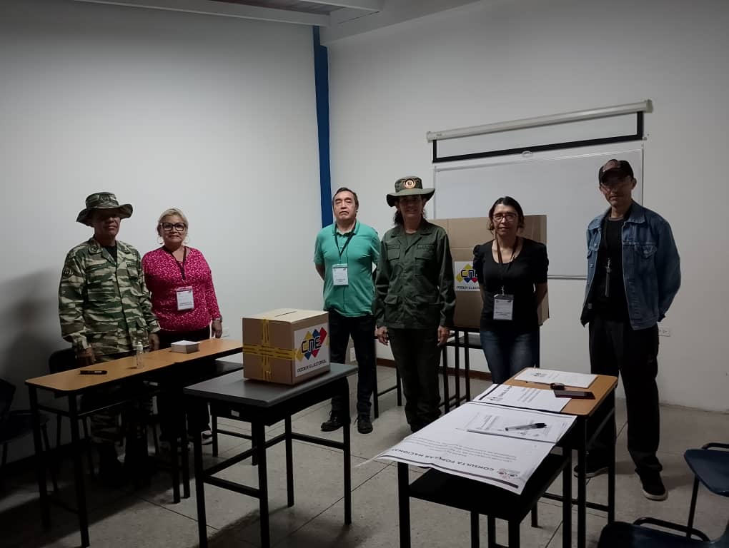 #NoAlBloqueoCriminal #ConsultaPopular2024 Buenos días centro electoral Upel San Cristóbal instalado desde las 6am listo pará recibir a todos volantes pará La consulta popular nacional 2024