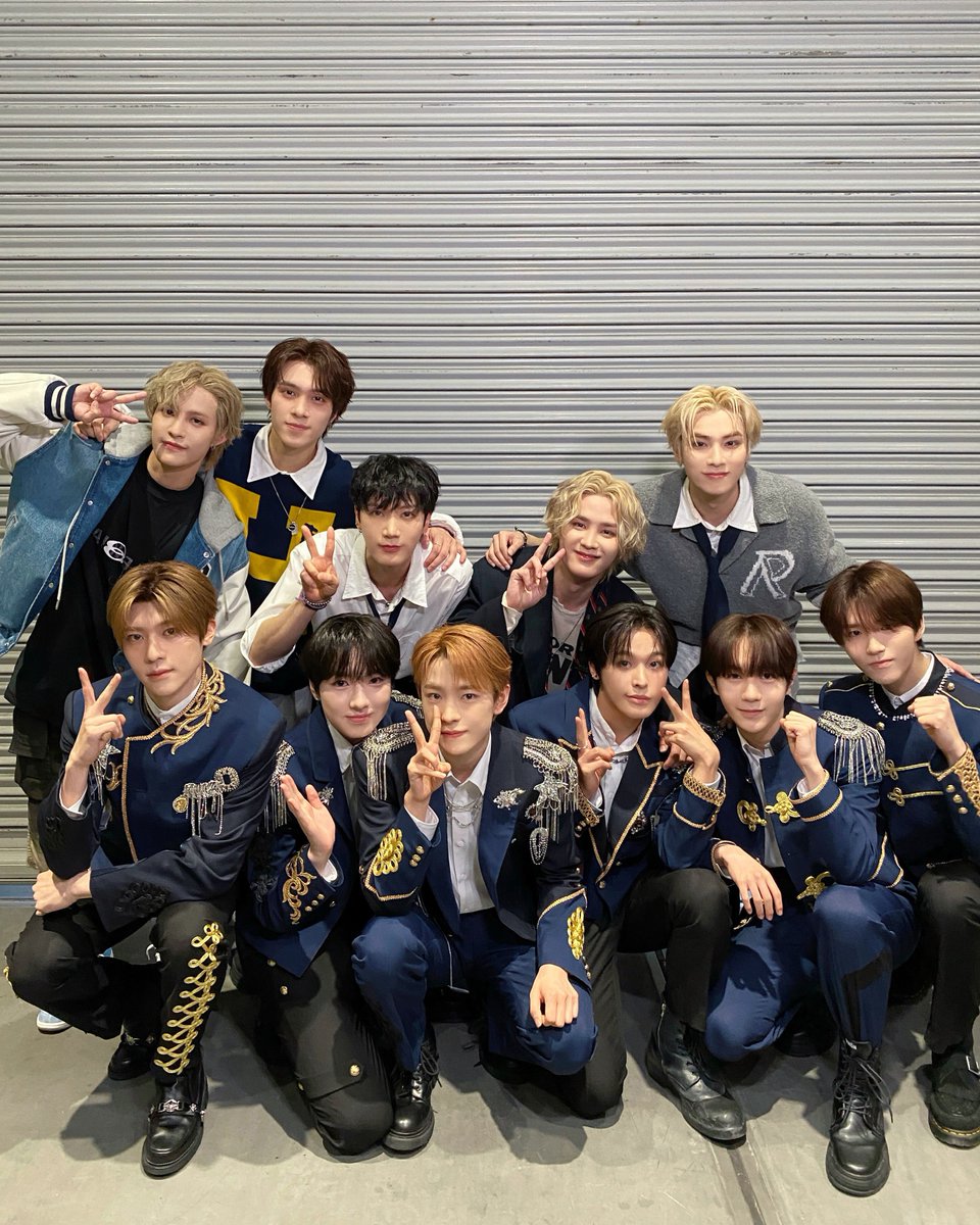 wayvjowo's tweet photo. "kita foto barengnya pake outfit panggung ya, jangan kasih tau Yangyang"

https://t.co/z76wJ8HXCO
