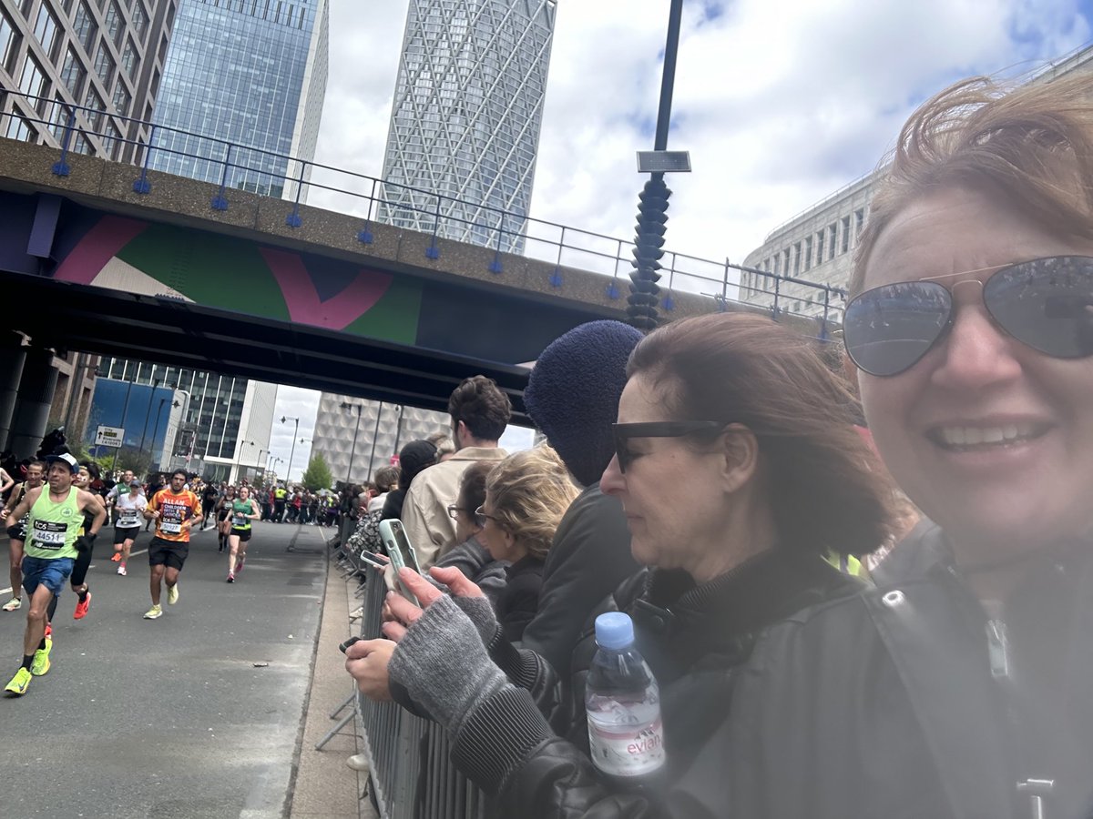 At London Marathon waiting for my son to whizz past! The runners are amazing. How do they all do it? Big ♥️ to everyone taking part x #londonmarathon