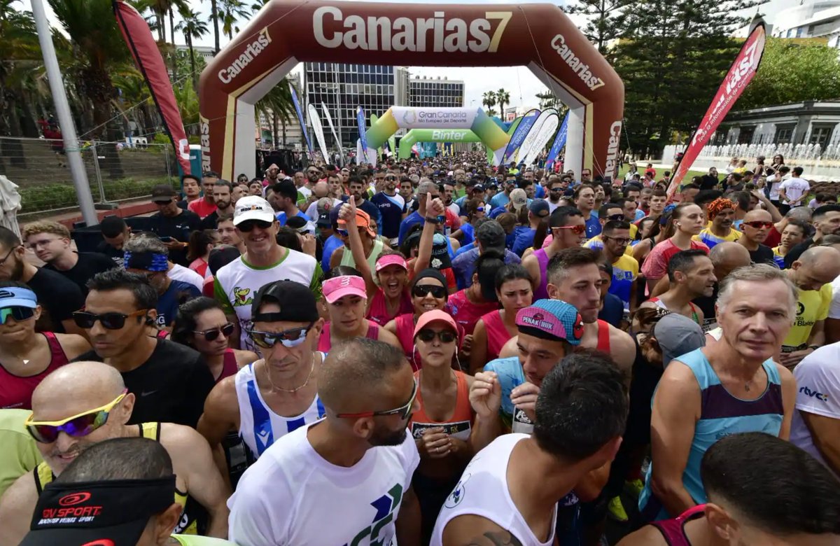 🙌Una mañana fuera de la rutina laboral para participar en la @Canarias7CE. 🏃‍♀️🏃Miles de personas tomaron las calles de nuestra ciudad fortaleciendo lazos y disfrutando de una jornada deportiva con la mejor compañia: entre compañeros y compañeras de trabajo. 📷 @canarias7